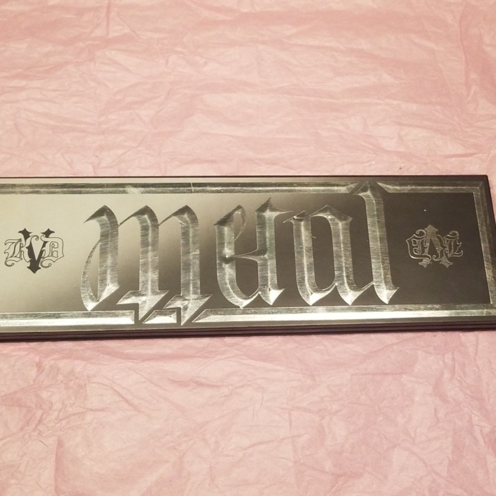 Kat Von D Metal Matte palette-